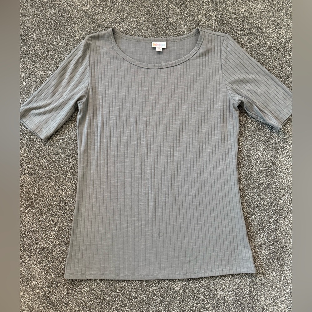 New Lularoe Gigi Style Grey Ribbed Top - Casual and Elegant!